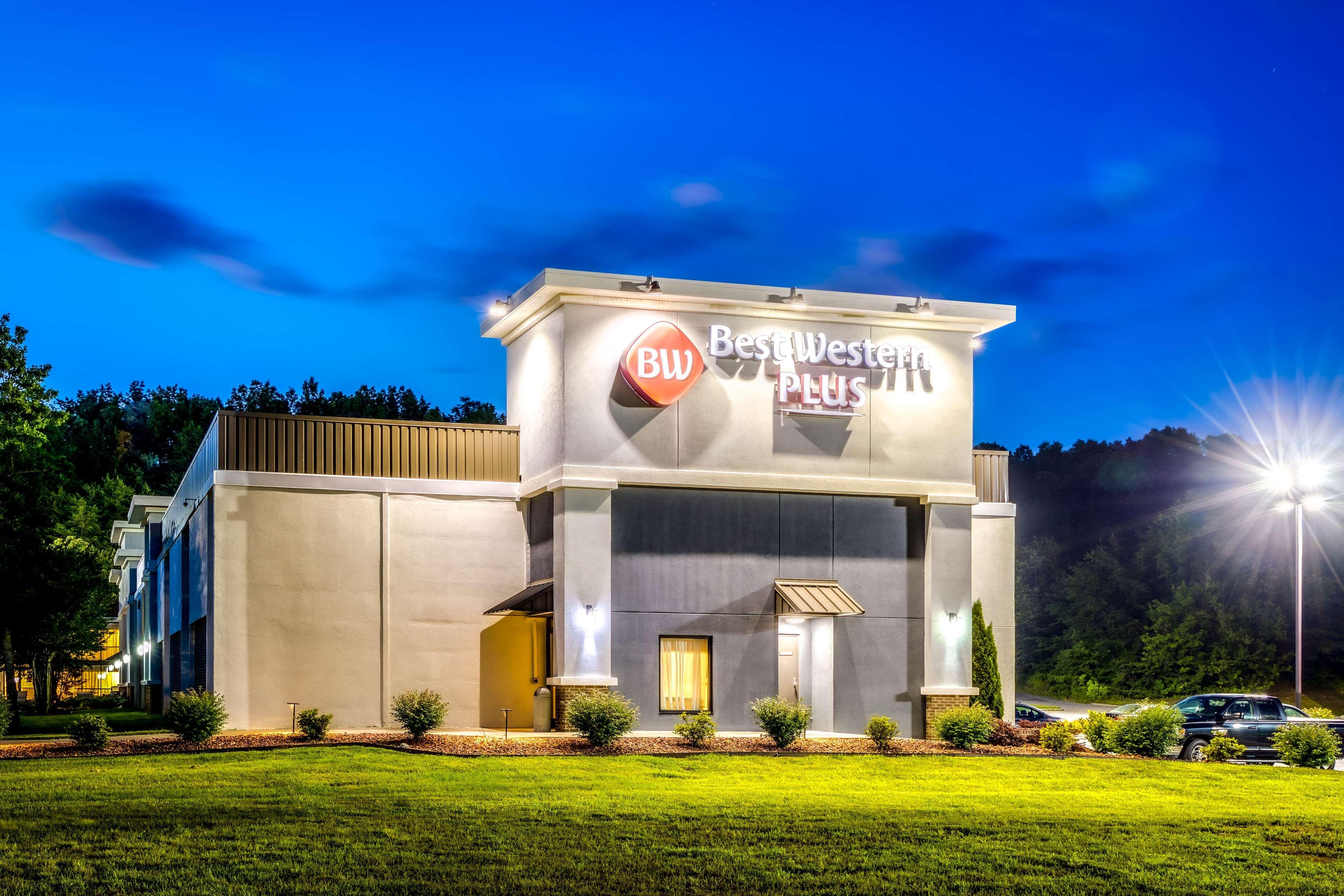 Best Western Plus Yadkin Valley Inn & Suites Jonesville Exterior photo